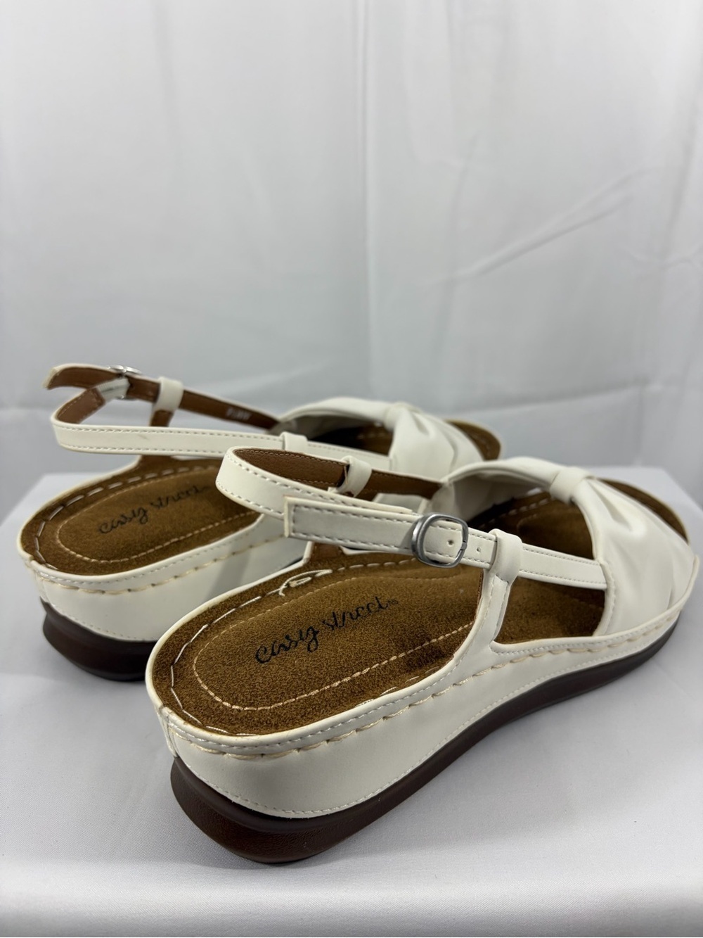 NWT Easy Street Women’s Size 9.5W White Bow T-Strap Sandals - Picture 4 of 7